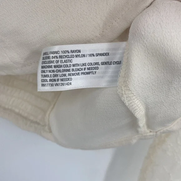 Wild Fable Off White Cropped Long Sleeve Lace Top Size Medium - Picture 7 of 9